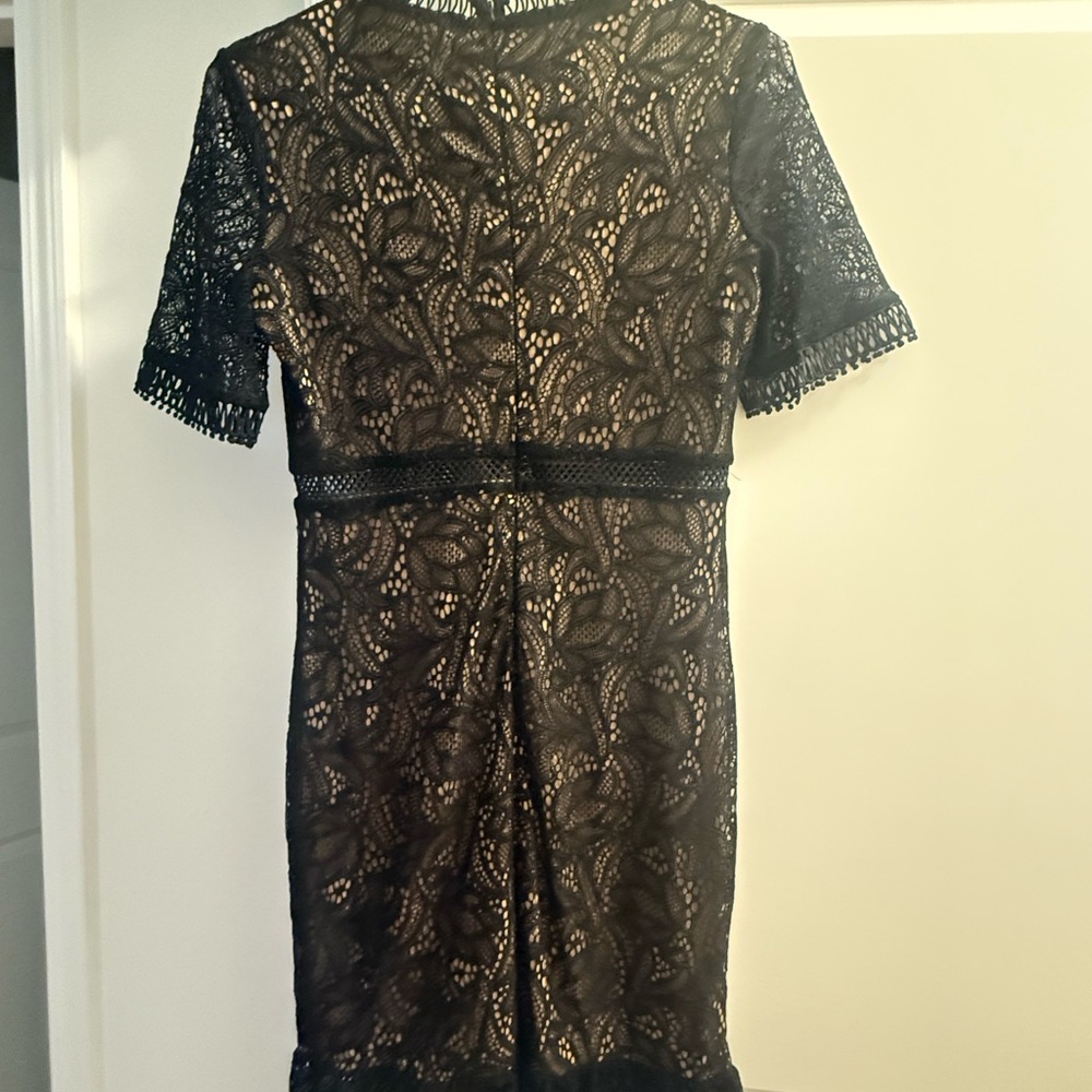 Dress - Picture 4 of 9